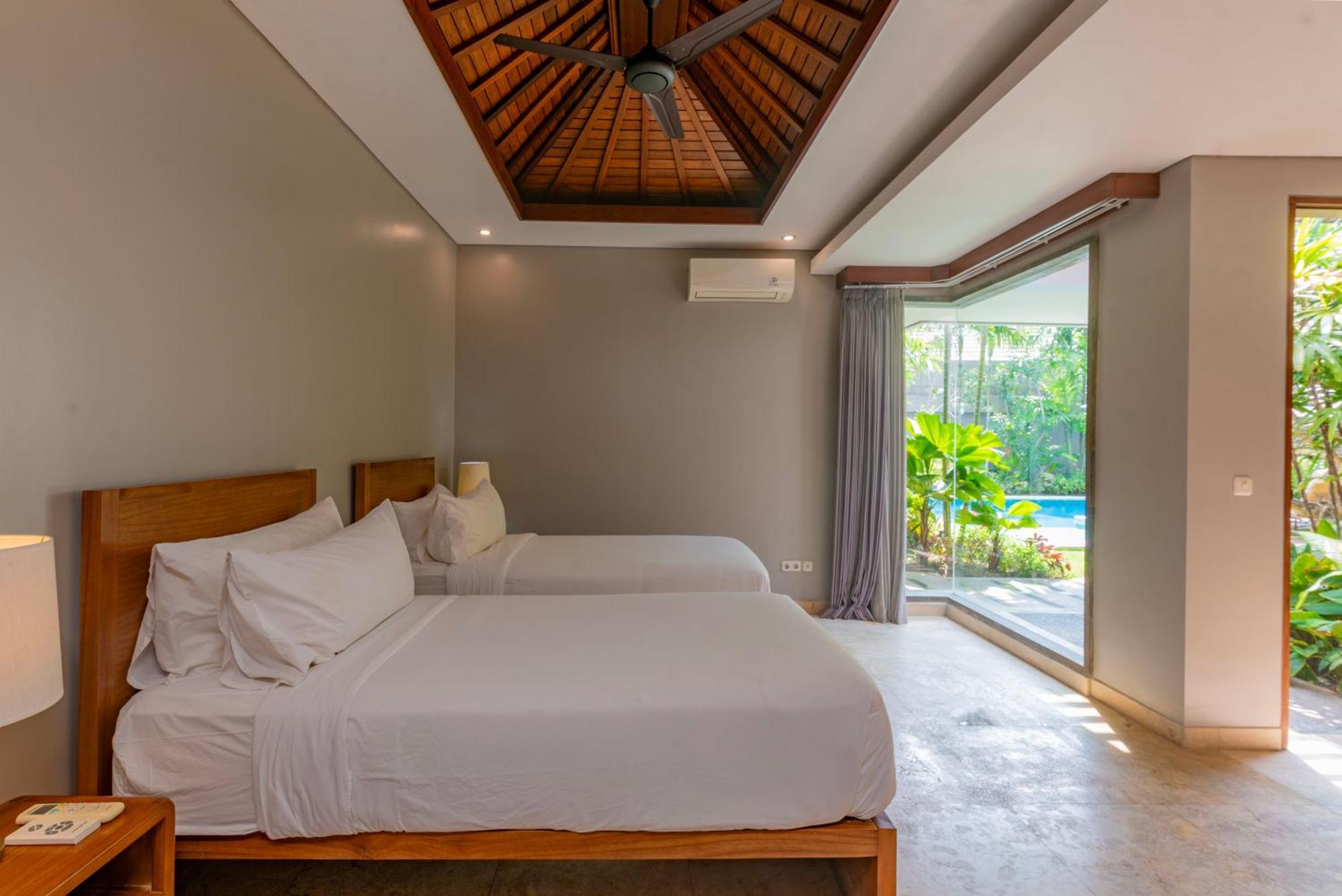 Kejora Beachfront Villas Sanur  Bagian luar foto