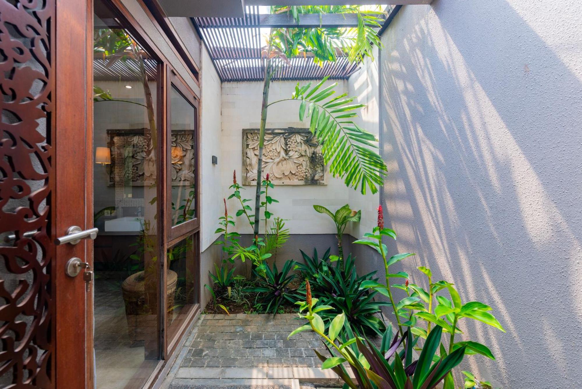 Kejora Beachfront Villas Sanur  Bagian luar foto