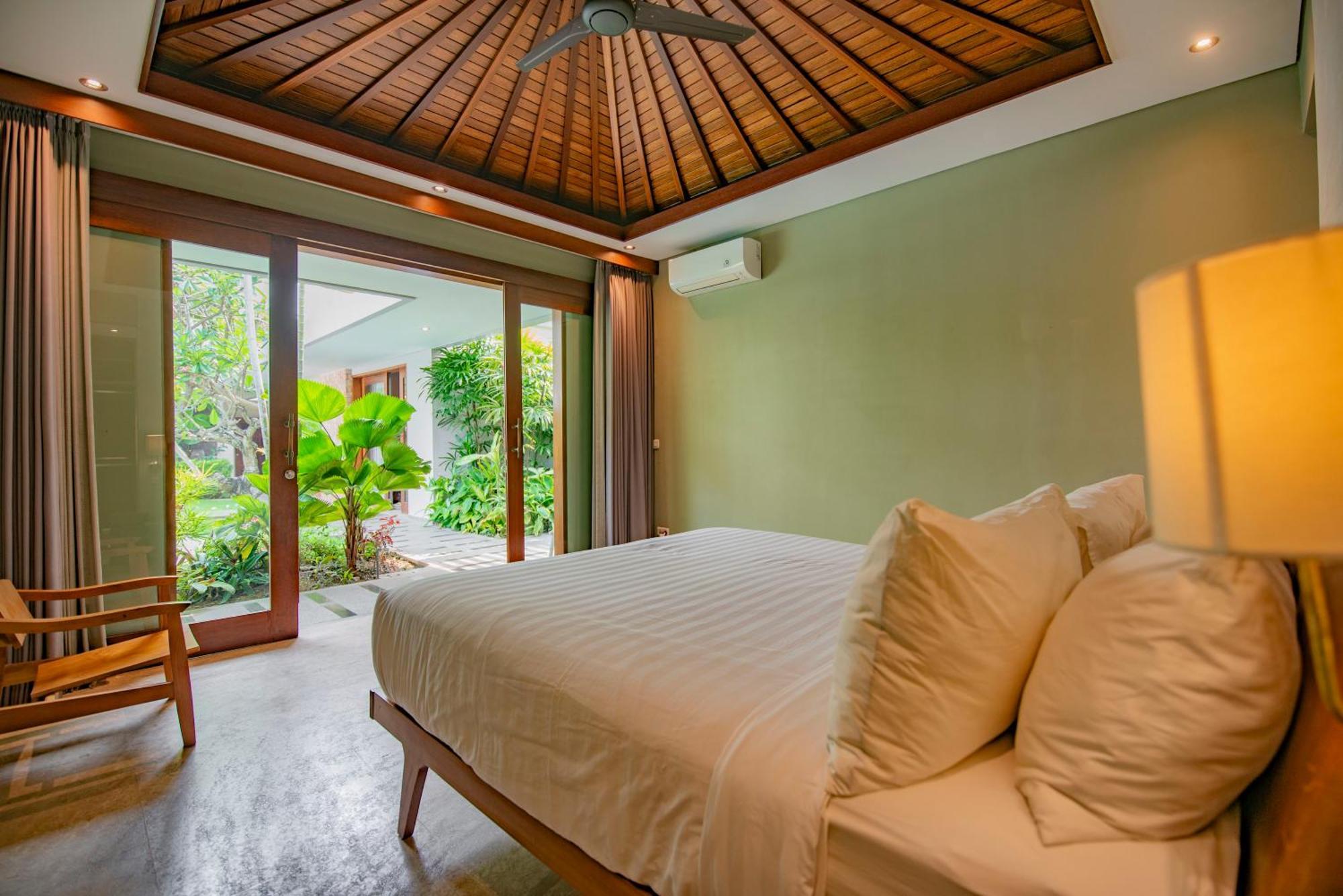 Kejora Beachfront Villas Sanur  Bagian luar foto